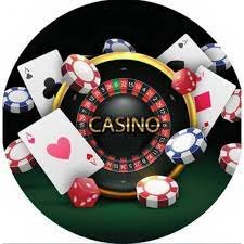 Tampilan dashboard multi-kategori dengan permainan slot, live dealer, dan olahraga